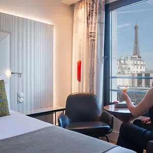 4* Otel Le Parisis - Tour Eiffel