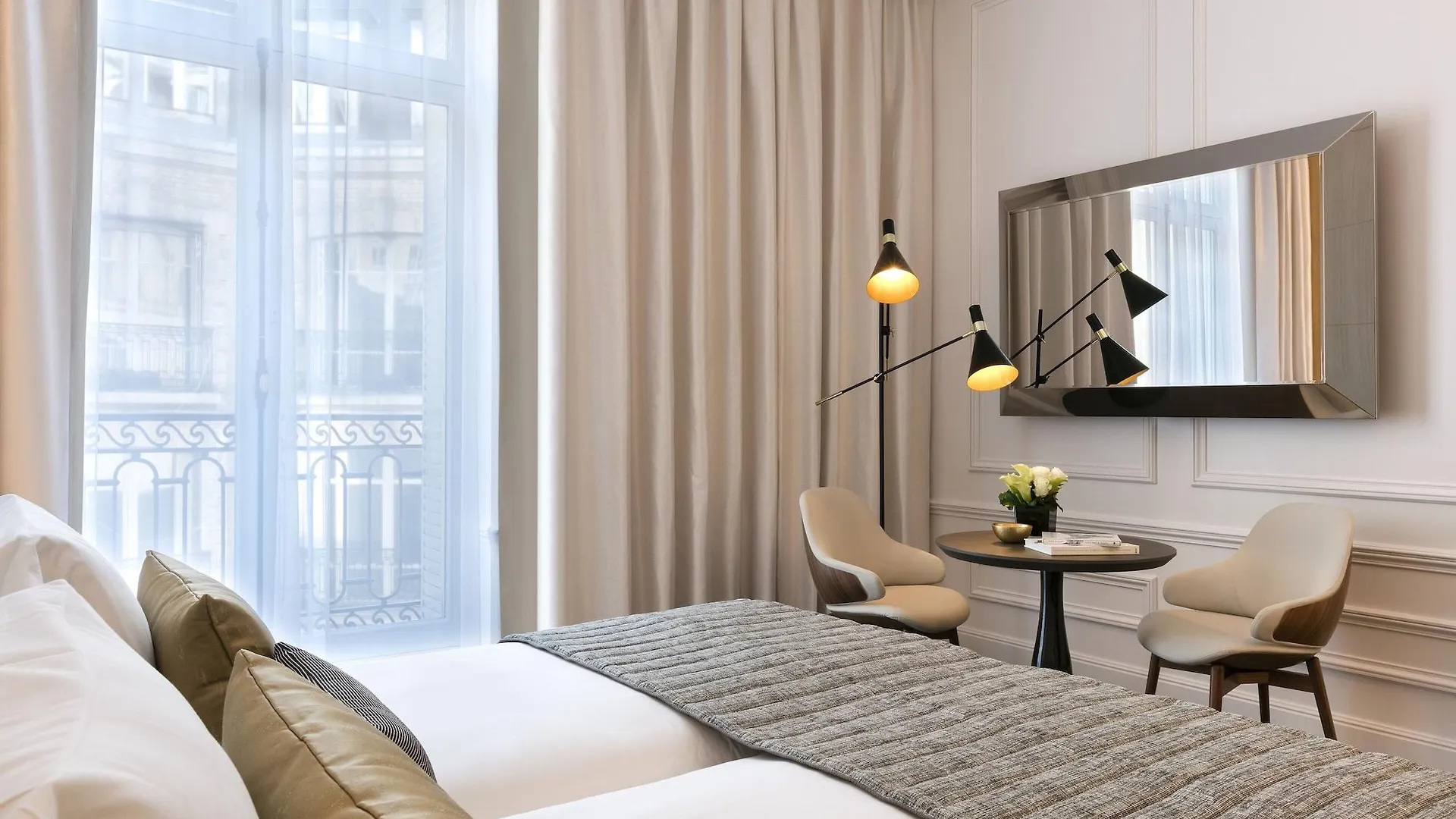 La Clef Champs-Elysees Paris By The Crest Collection