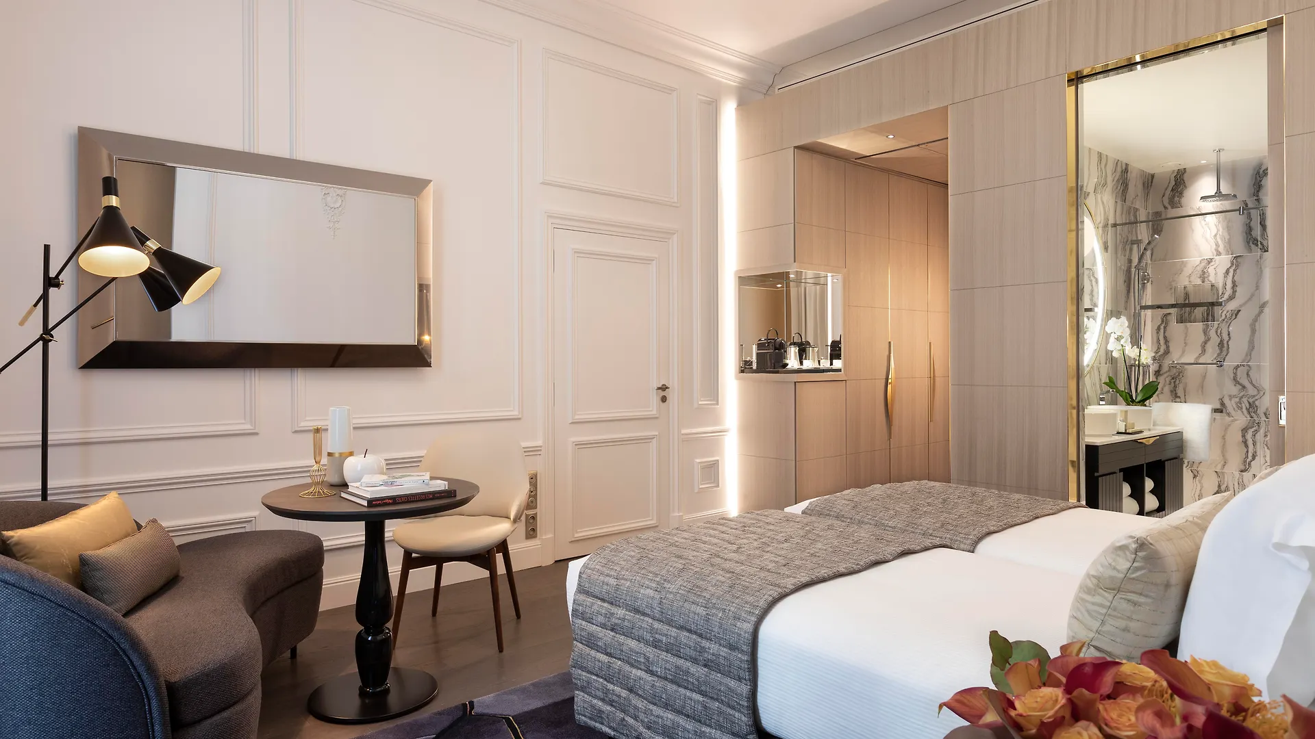 La Clef Champs-Elysees Paris By The Crest Collection Hotell