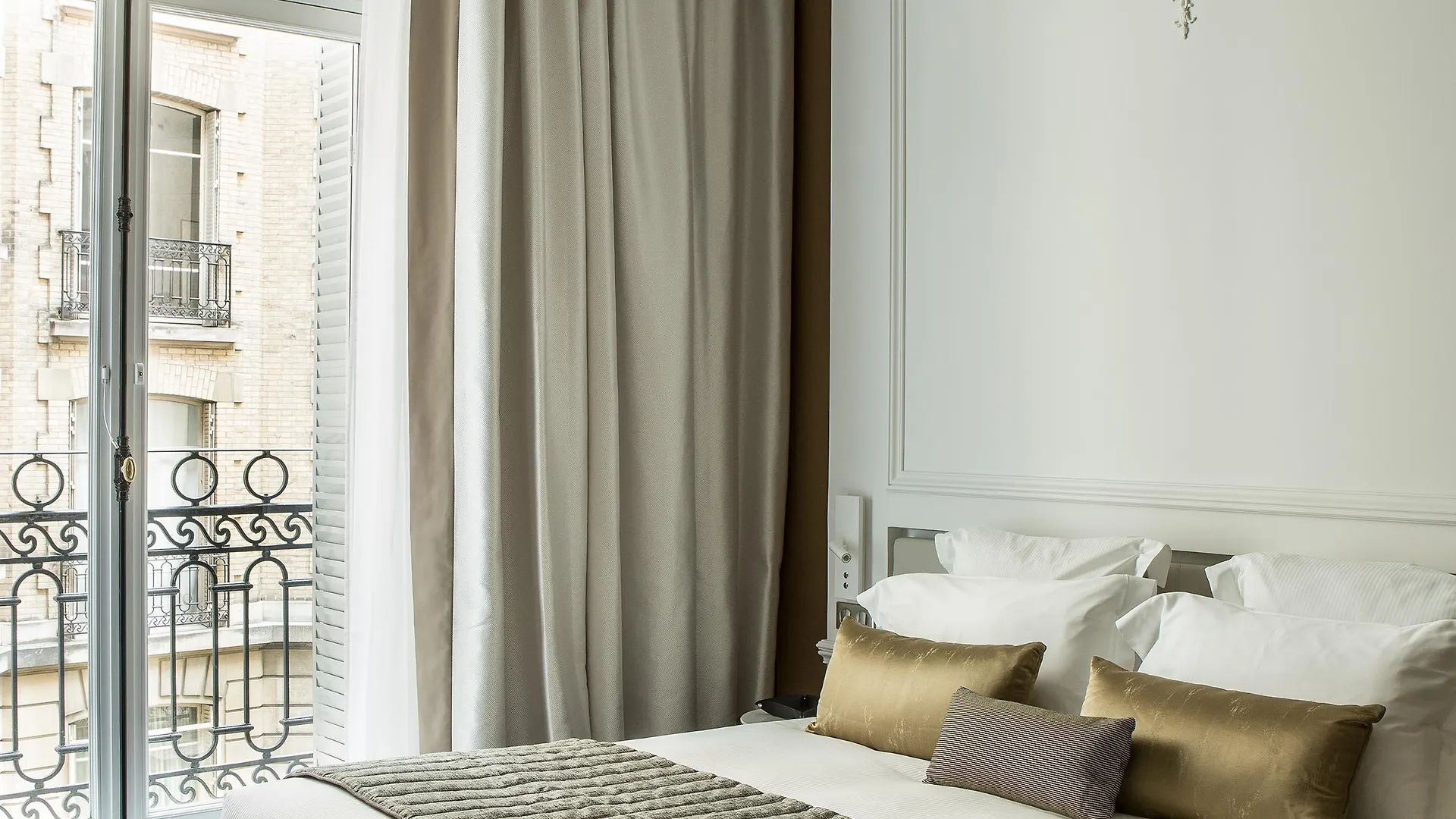 ***** Hotell La Clef Champs-Elysees Paris By The Crest Collection Frankrike