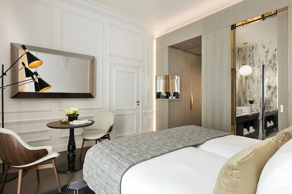 La Clef Champs-Elysees Paris By The Crest Collection 5*,