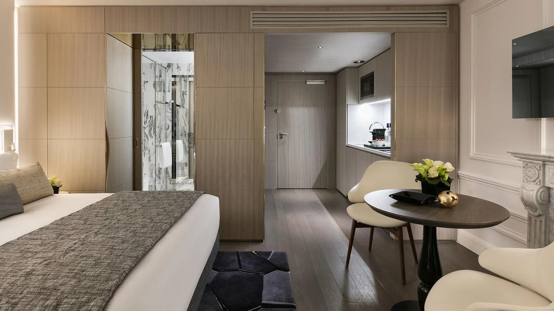 La Clef Champs-Elysees Paris By The Crest Collection 5*,