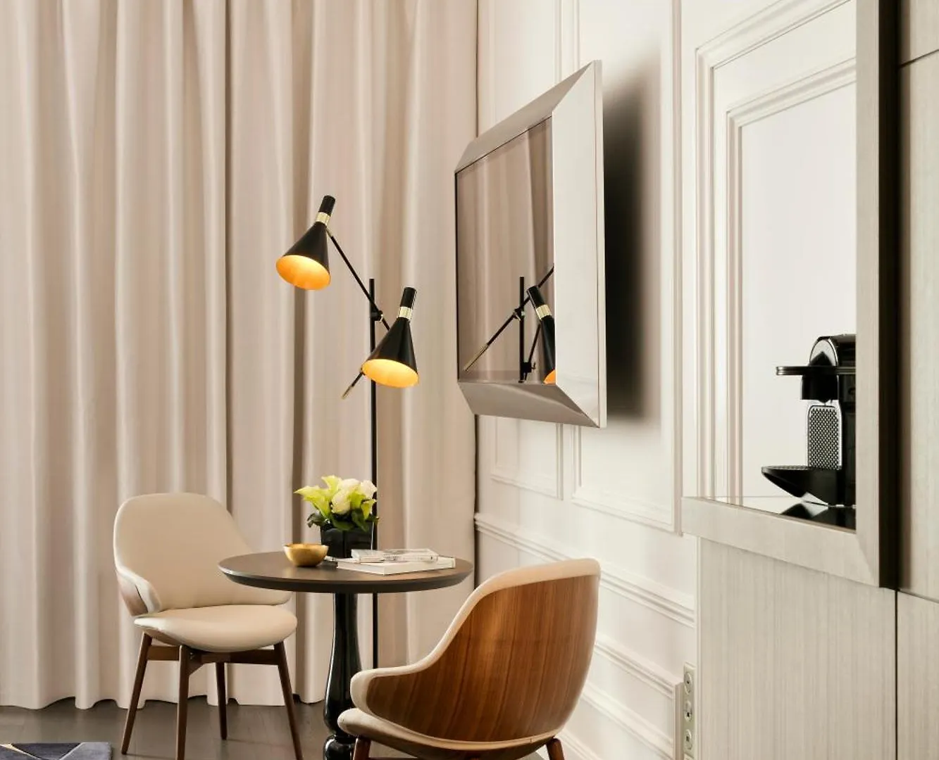 Hotell La Clef Champs-Elysees Paris By The Crest Collection