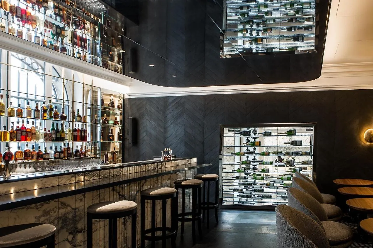 La Clef Champs-Elysees Paris By The Crest Collection Hotell