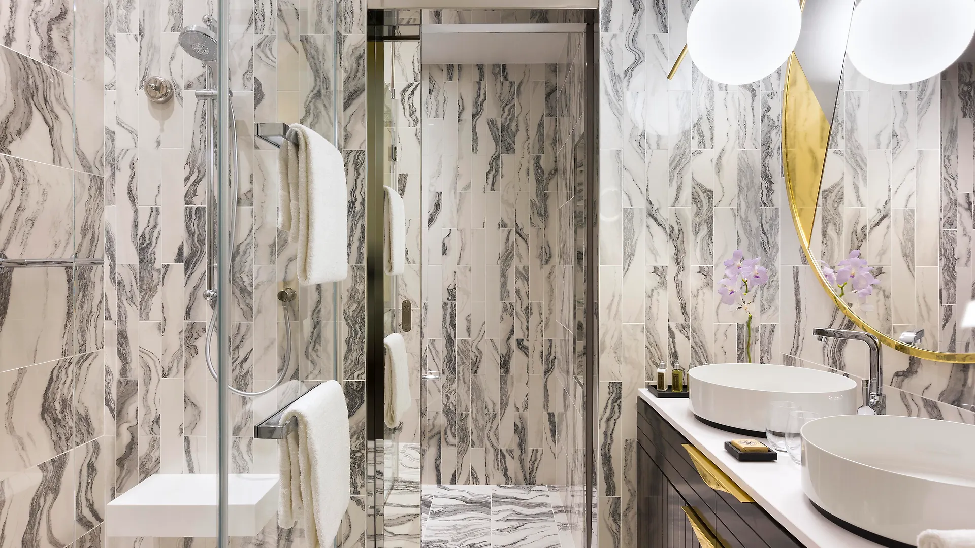 Hotel La Clef Champs-Elysees Paris By The Crest Collection