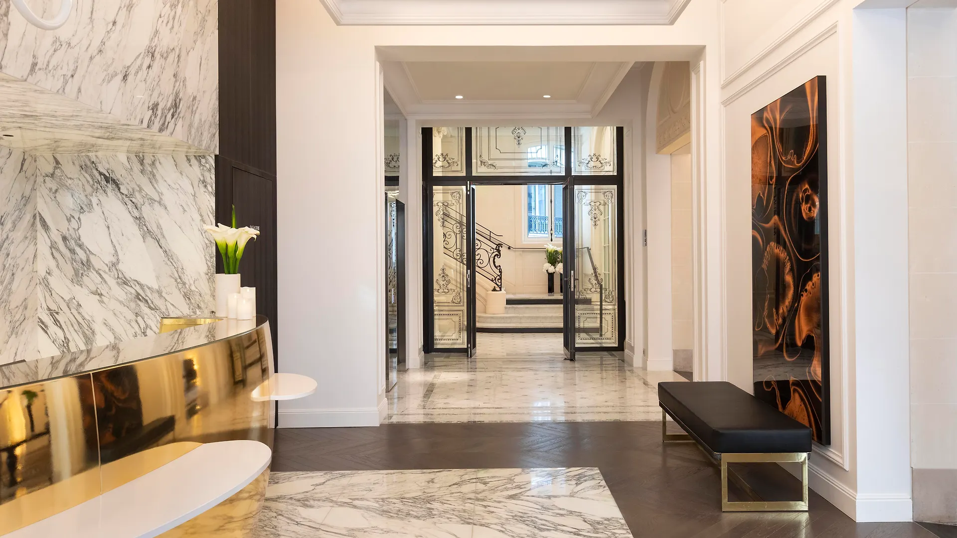 La Clef Champs-Elysees Paris By The Crest Collection France