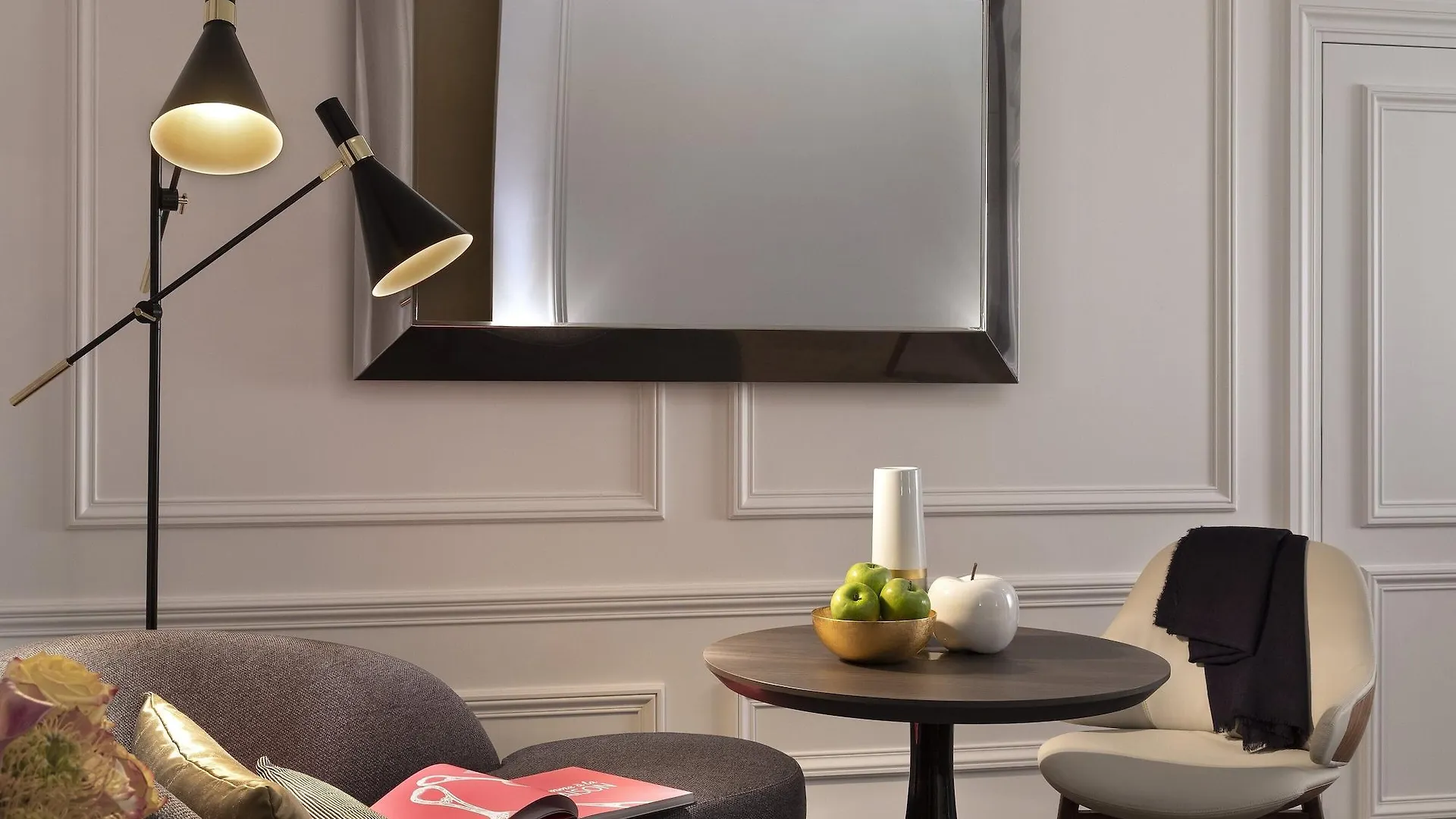 La Clef Champs-Elysees Paris By The Crest Collection France