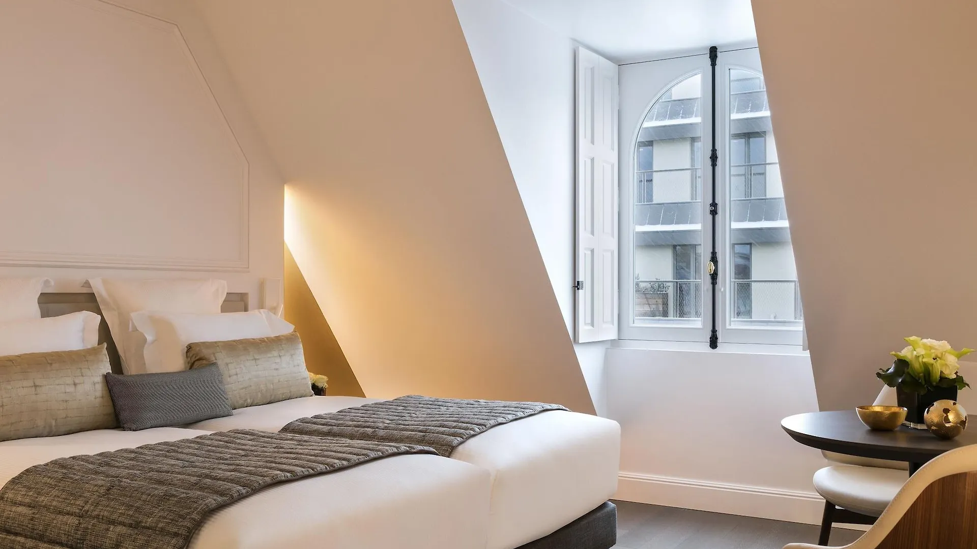 La Clef Champs-Elysees Paris By The Crest Collection 5*,  France