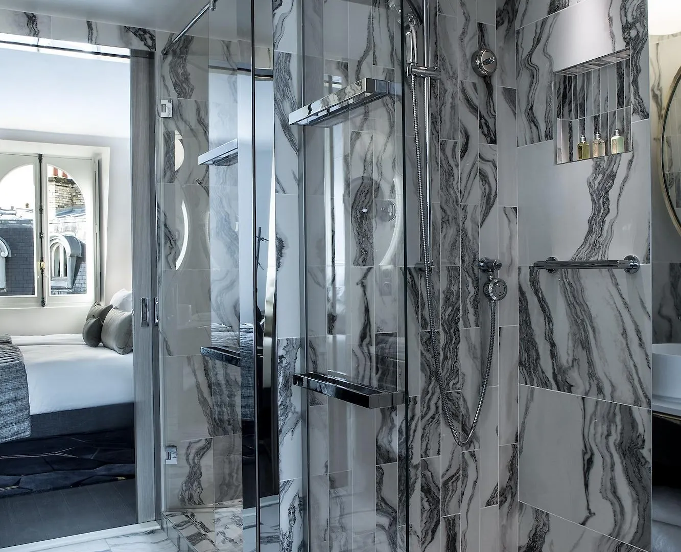 La Clef Champs-Elysees Paris By The Crest Collection France